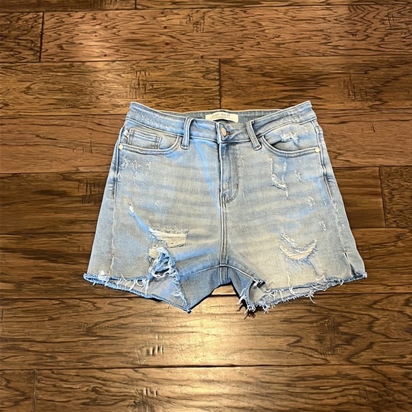 Judy Blue Light Wash High Rise Shorts Size L - Picture 2 of 16